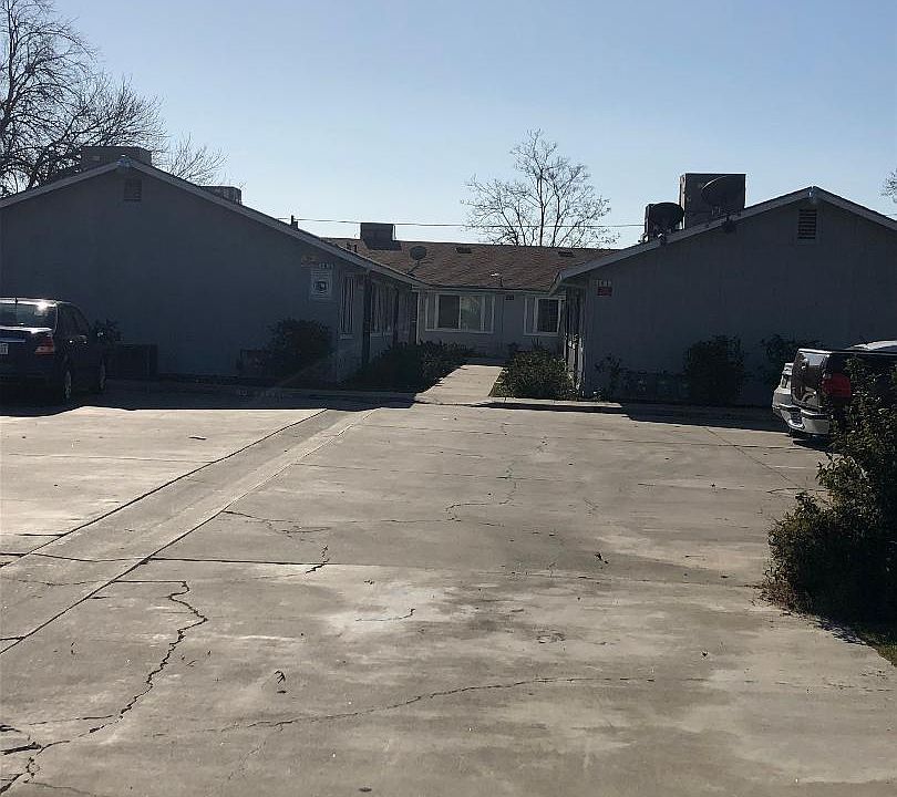2nd image of 103 E Lang St