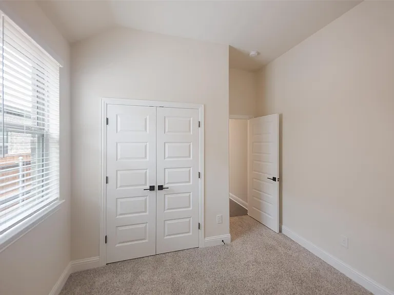 2504 Tilden Ln — Photo 19