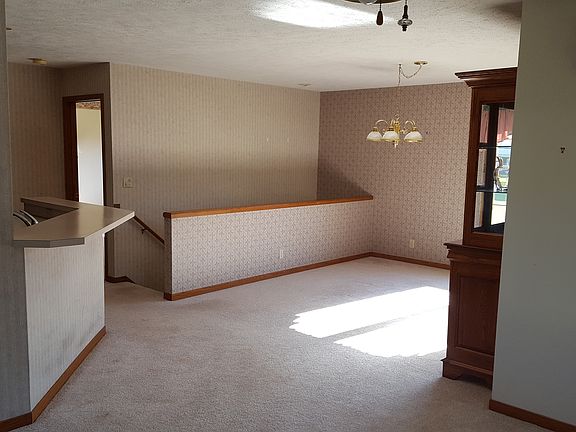 4th image of 824 Harvest Dr