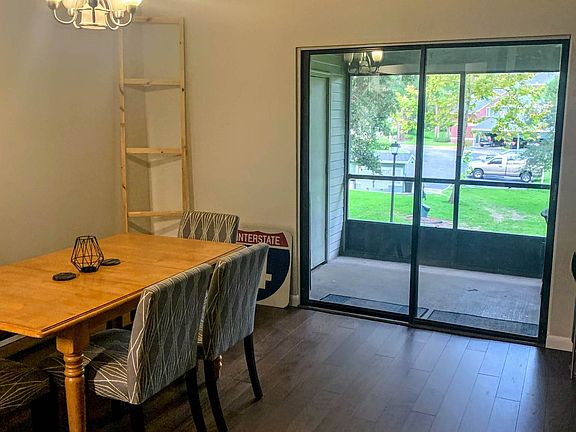 4th image of 556 Breckenridge Vlg Unit 209