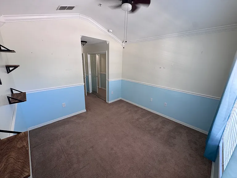 1289 Oxford Ln — Photo 12