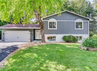 21820 Sugar Ln, Rogers, MN 55374