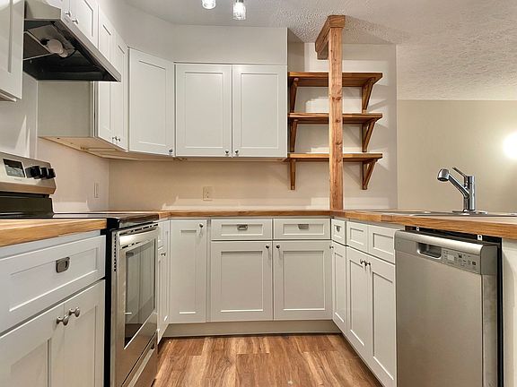 2nd image of 415 Cranbrook Ave SE APT 19