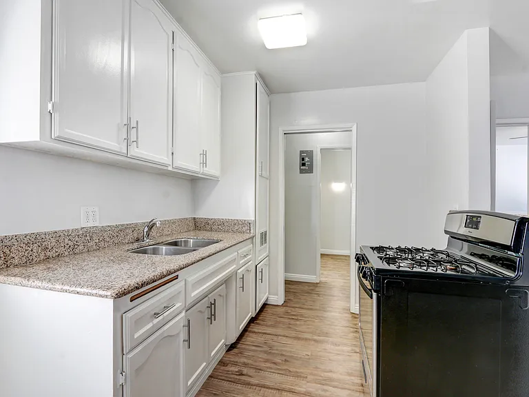 236 E Olive Ave #B — Photo 5