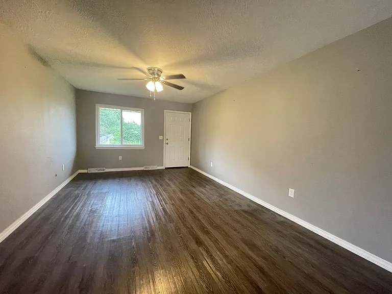 4529 W 3rd St — Photo 5
