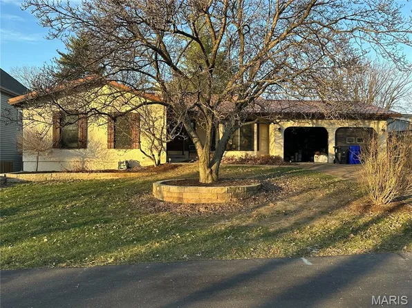 10435 Lylewood Dr, Saint Louis, MO 63131