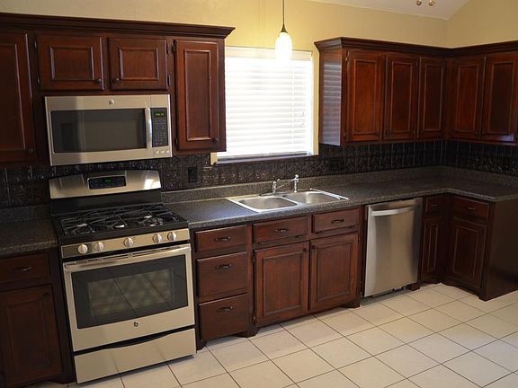 5th image of 1900 Fairmont Ln
