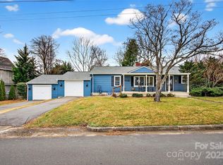 109 Mountain St, Black Mountain, NC 28711