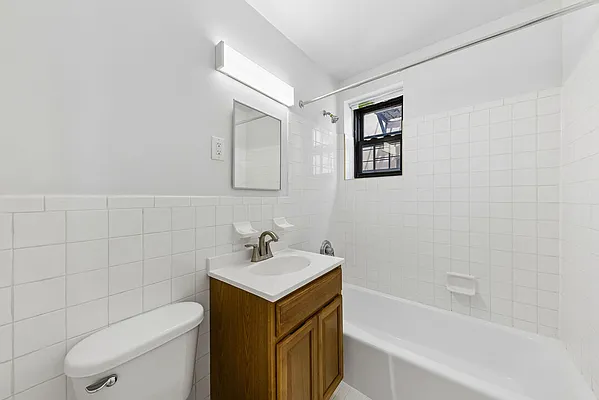 Bathroom, photo 1