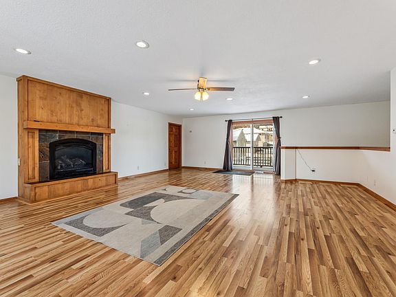 5th image of 425 19th Ave SW