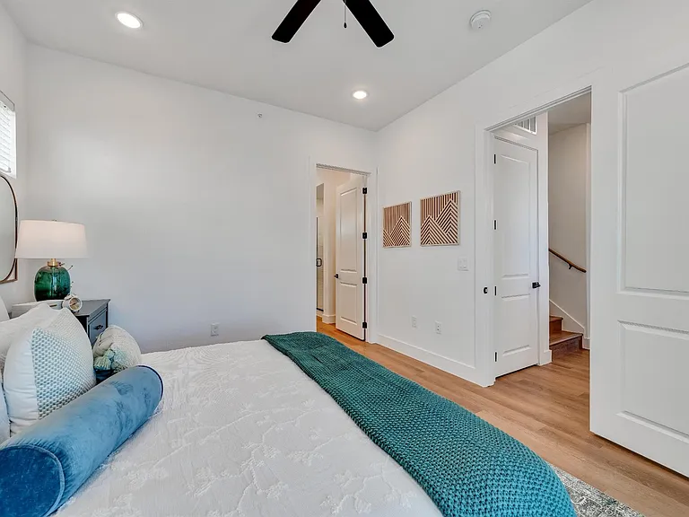 1601-336 Mustang Dr — Photo 14