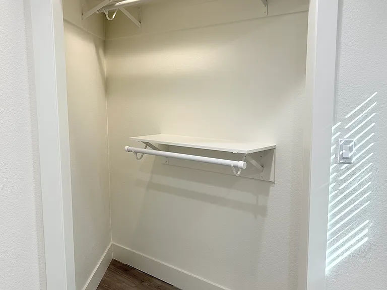 616 E Avenida De Las Flores #C — Photo 15