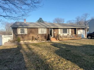 43 Heath Ave, Oakhurst, NJ 07755