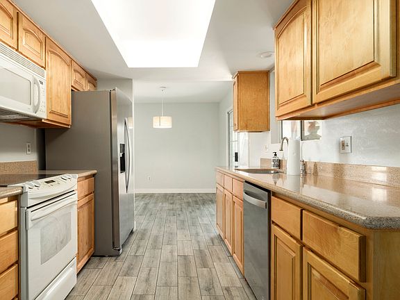 4th image of 14237 N 34th Way