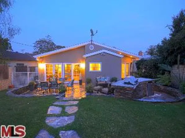 8305 McConnell Ave, Los Angeles, CA 90045