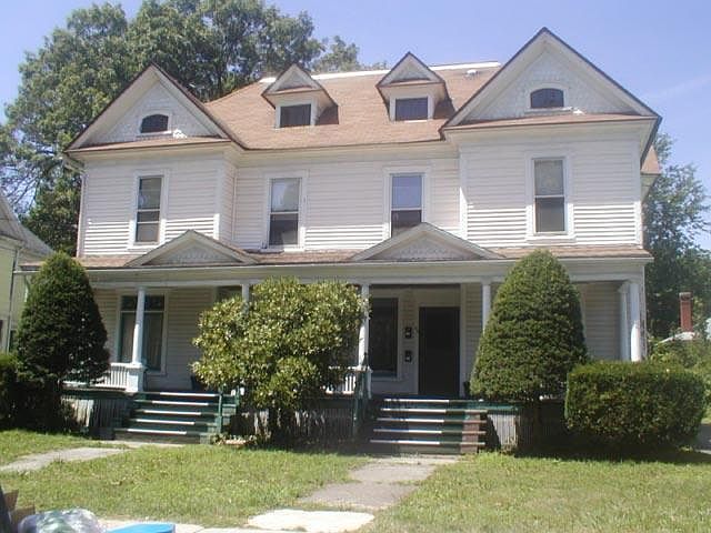 1st image of 40 River St