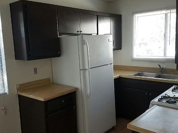 3rd image of 4758 Imperial Ave APT 01