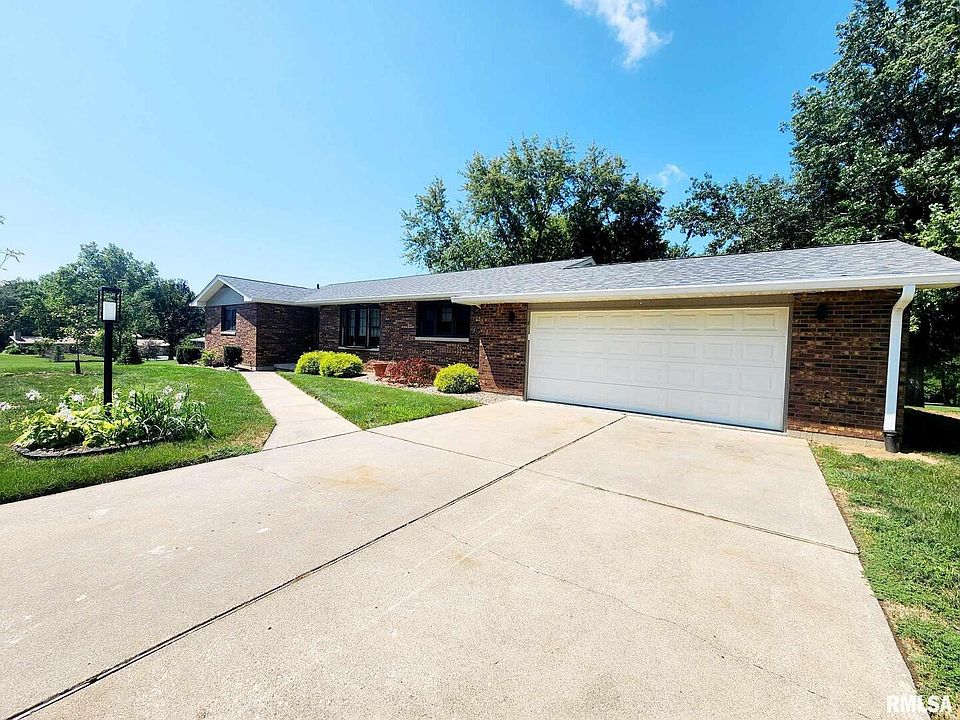 1st image of 2104 Curved Creek Ct