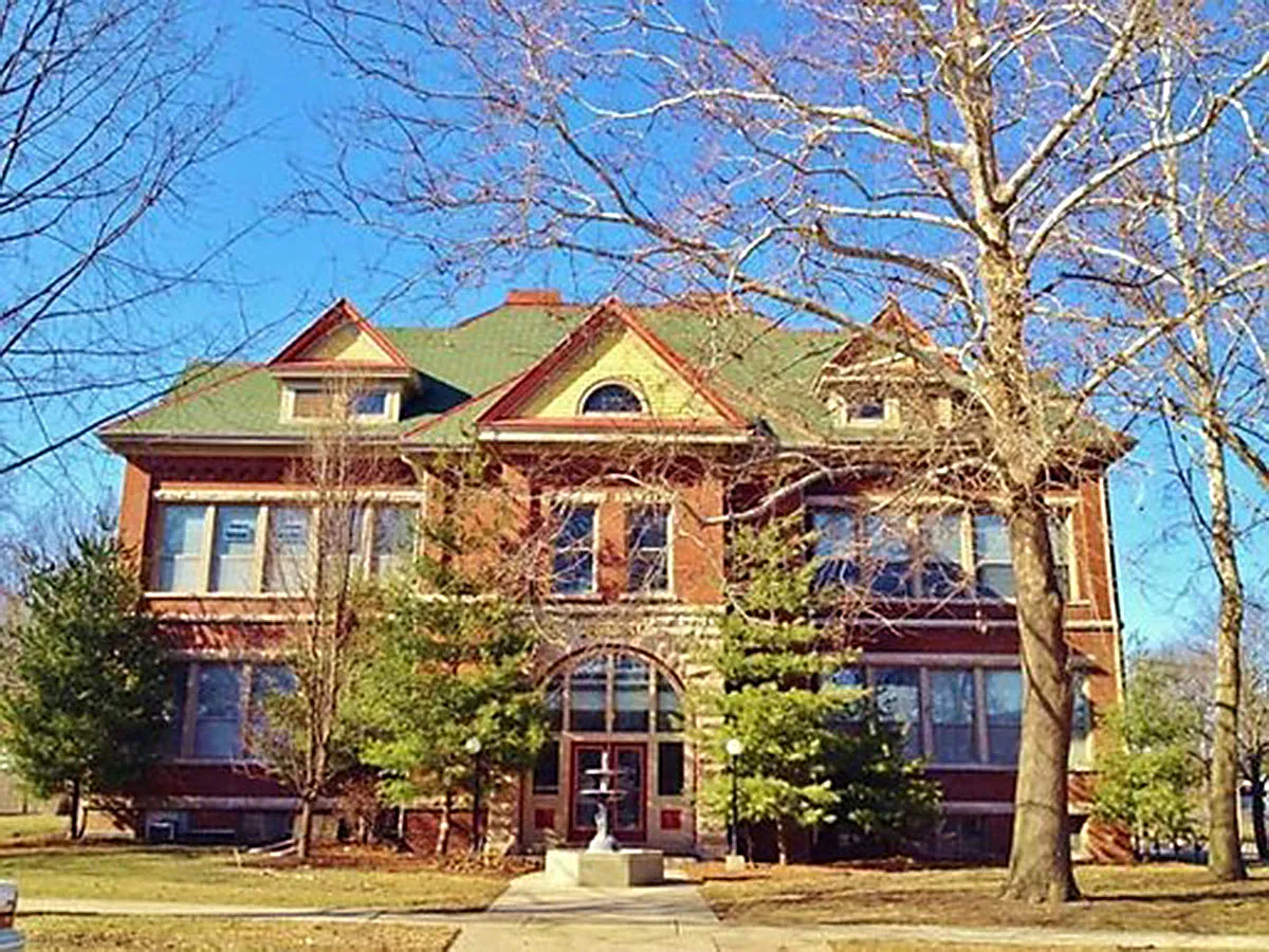 202COL — Photo 2
