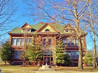 202 W Columbia Ave #16876258, Champaign, IL 61820