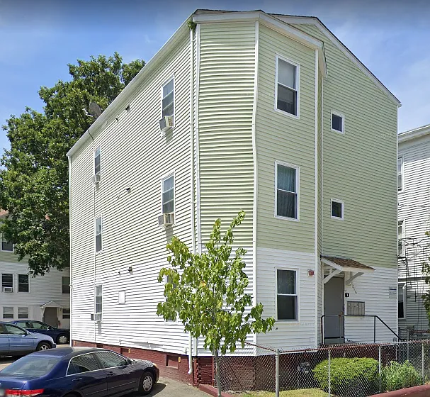 212-216 Illinois Street — Photo 2