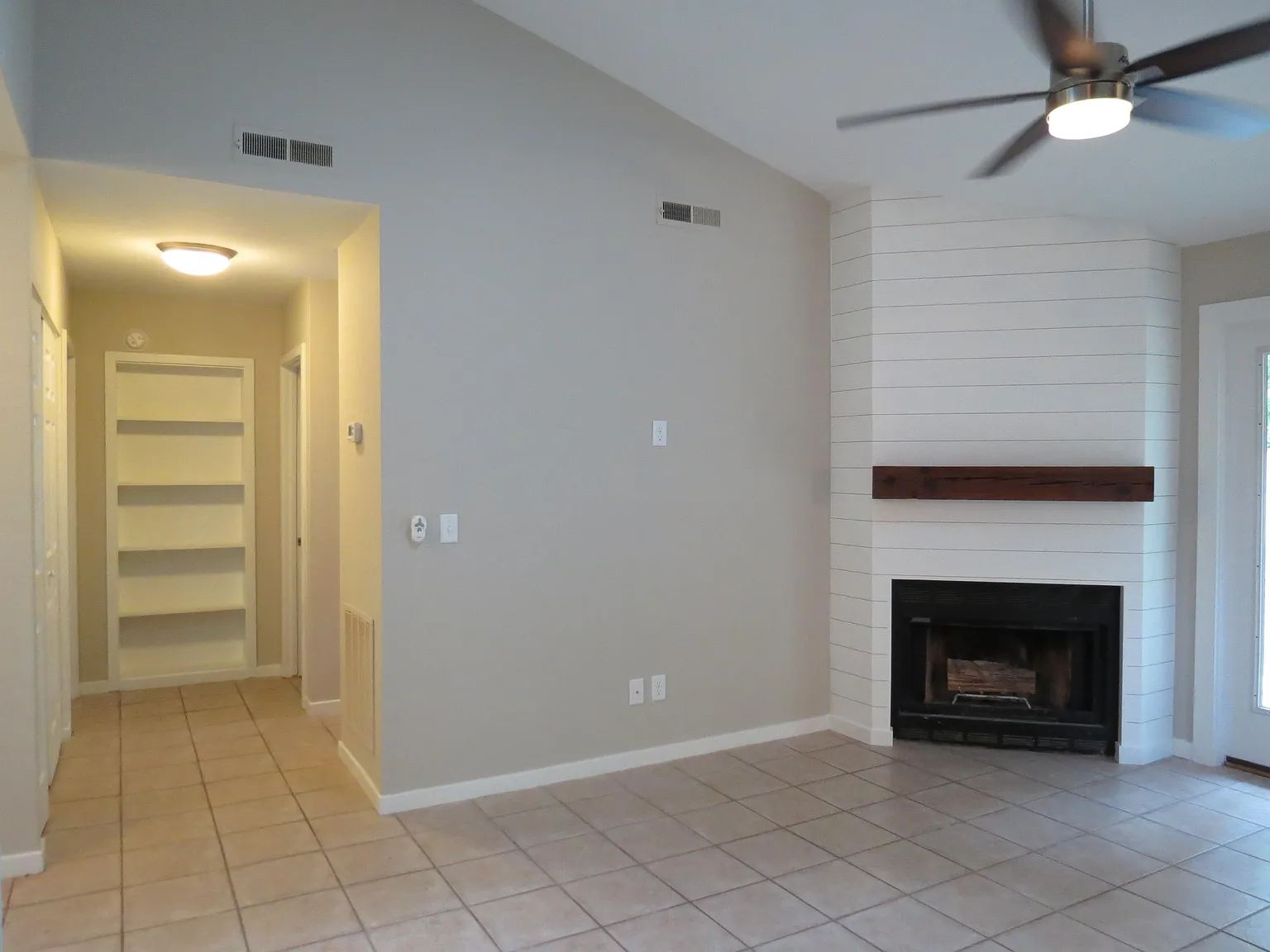 2 bed, 2.0 bath, 1231 sqft, $3,400 — Photo 3