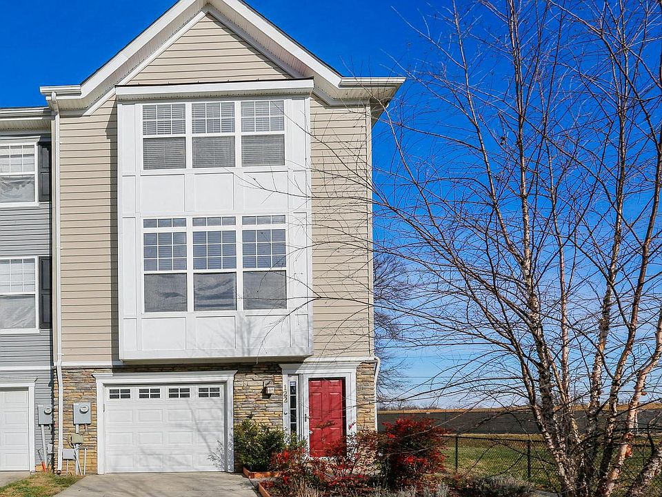 1st image of 122 Moore Dr