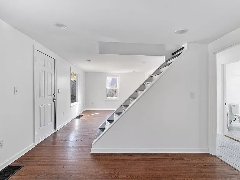 56 Powers Rd — Photo 10