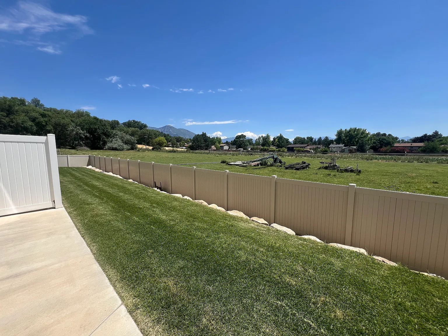 4 bed, 2378 sqft, $709 — Photo 3