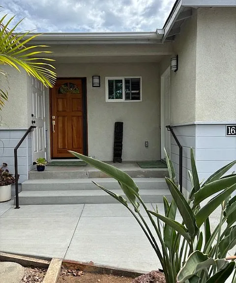 1630 Moreno St — Photo 1