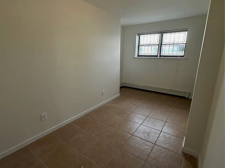 312 126th St #3 — Photo 5