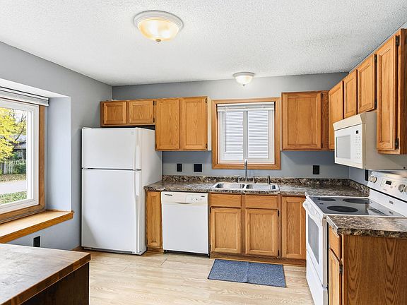 5th image of 7515 Upper 167th St W