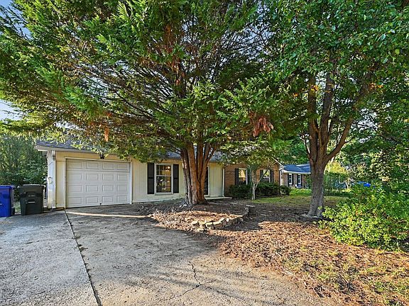 2nd image of 4111 Toroella St