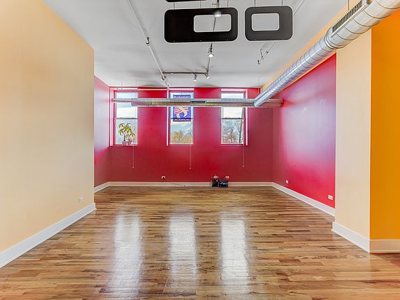 4th image of 4807 S Ashland Ave APT 303
