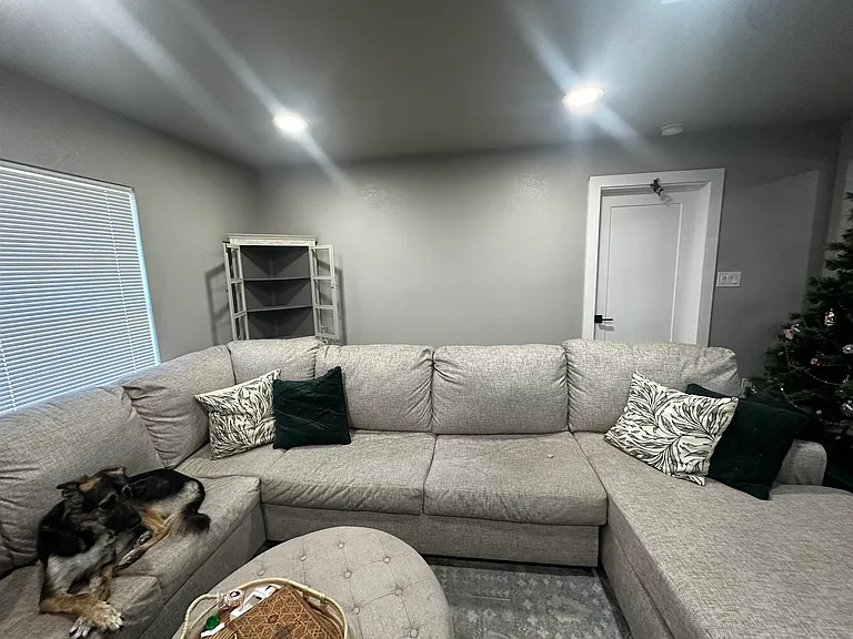 2925 N Travis St — Photo 2