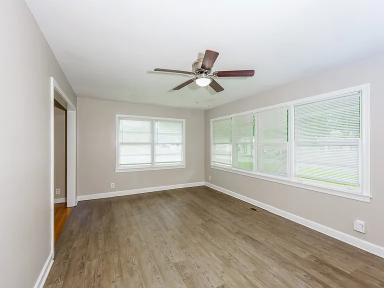 433 Orchid Rd — Photo 5