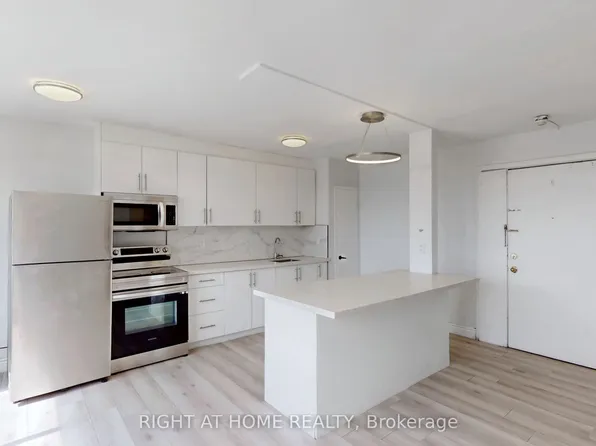 896 Eglinton Ave E #314, Toronto, ON M4G 2L2