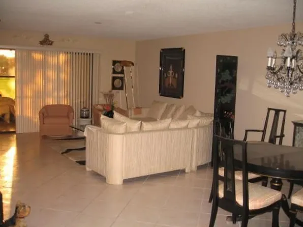 9681 Sills Dr E APT 101, Boynton Beach, FL 33437