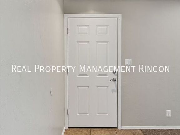 4th image of 904 N Desert Ave APT C