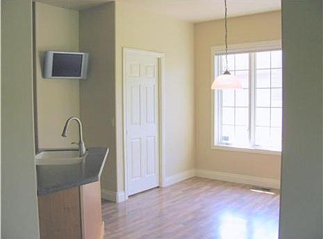 4th image of 2615 Southridge Dr