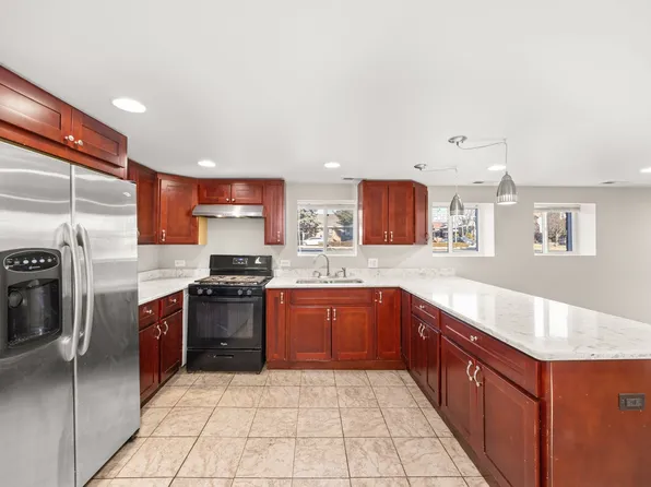 1900 S Highland Ave, Berwyn, IL 60402