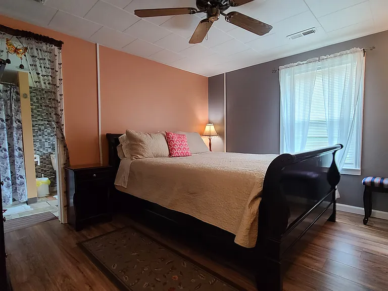 701 W Cherokee St — Photo 16
