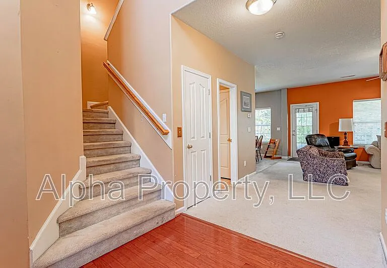 8 Reid Valley Ct — Photo 13