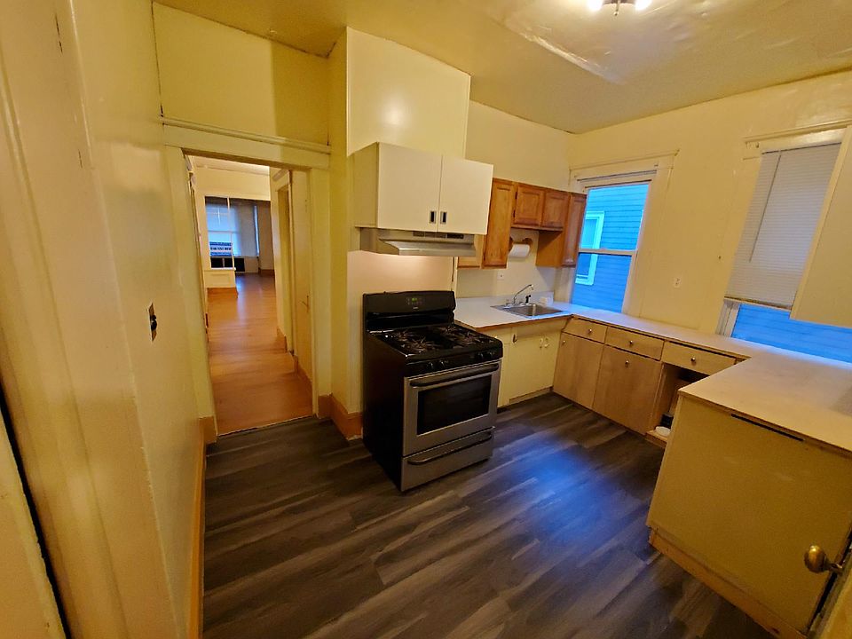 1st image of 754 Myrtle Ave #1