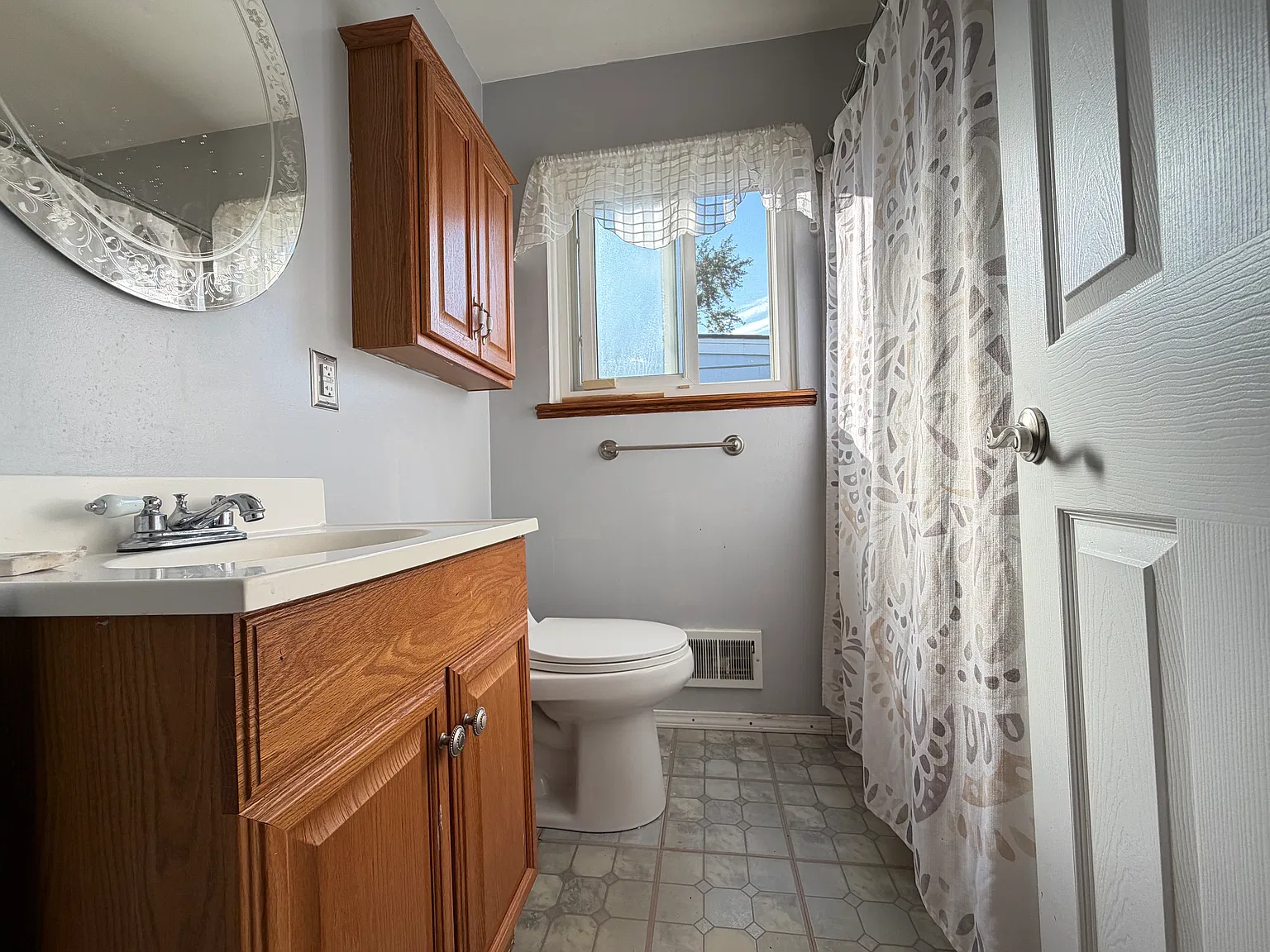 3 bed, 894 sqft, $1,600 — Photo 4
