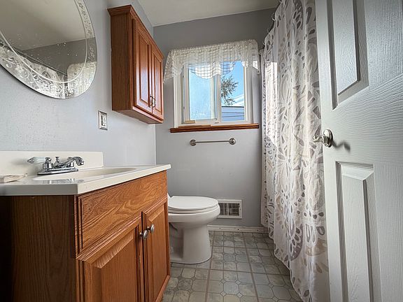 4th image of 11219 Maxwell Ave