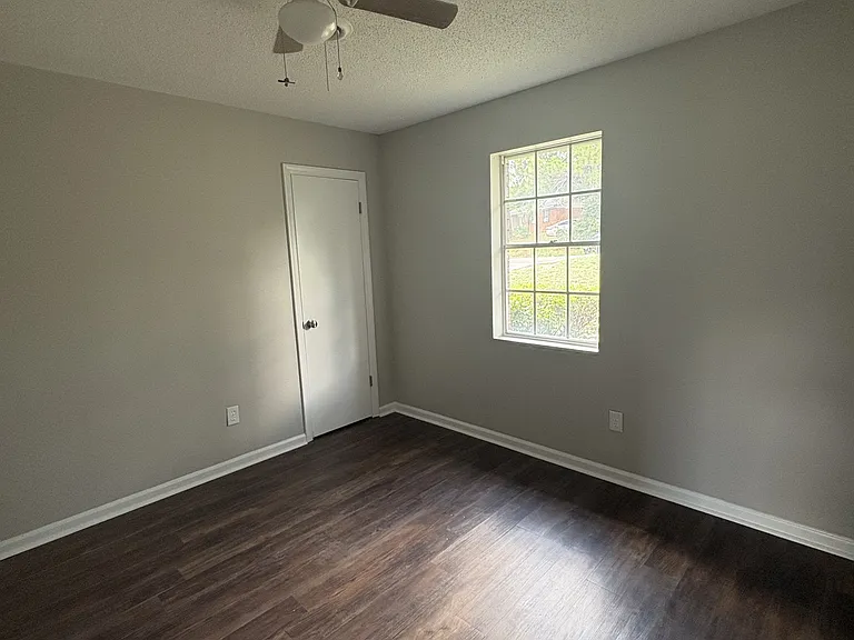 3434 Kensington Dr S — Photo 12