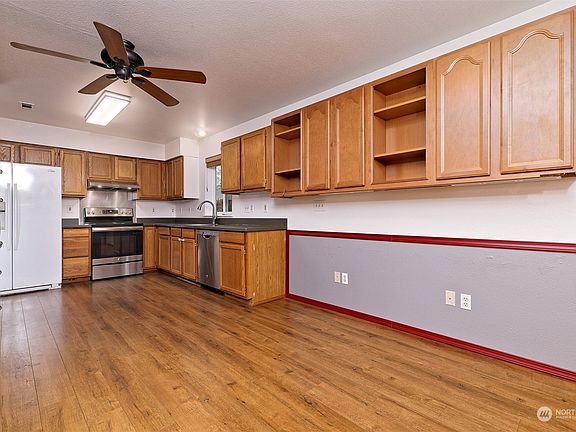 5th image of 2516 Firland Street SW
