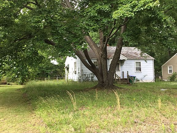 3rd image of 3104 Maurice Ave