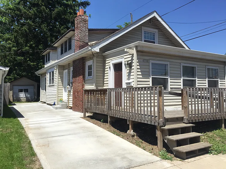 4330 Boulevard Pl — Photo 1